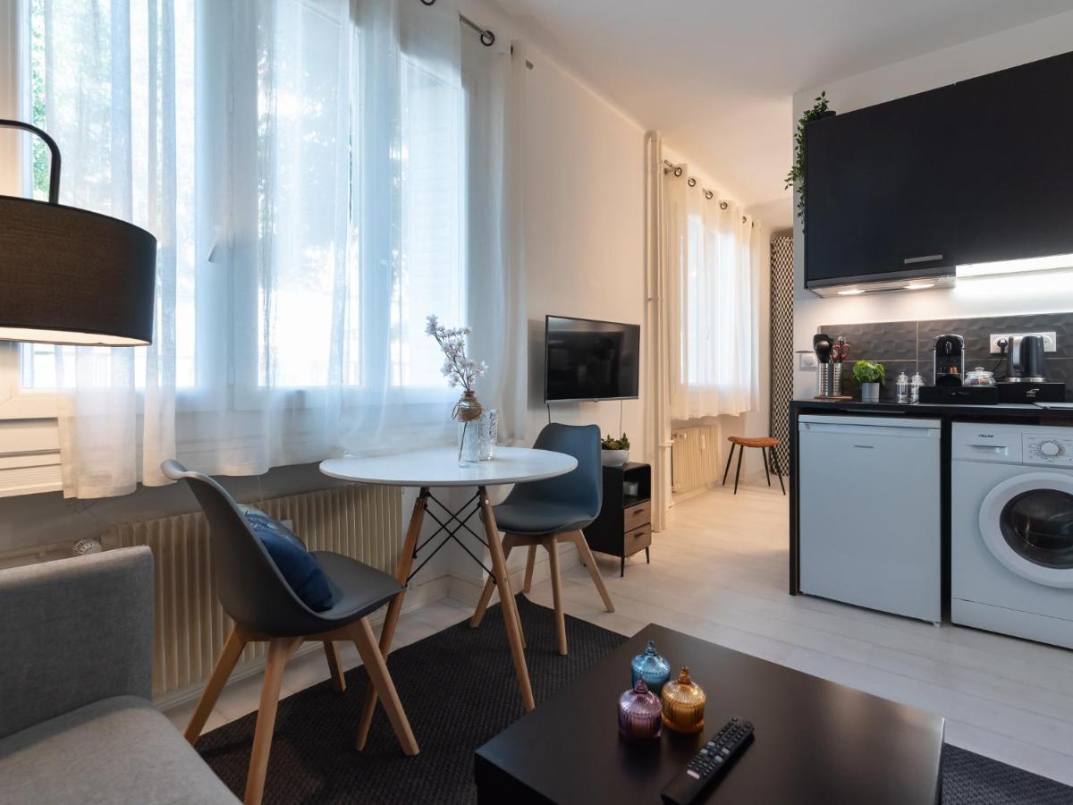 ビユールバンヌStudio Cosy Proche Lyon Part Dieuアパートメント エクステリア 写真