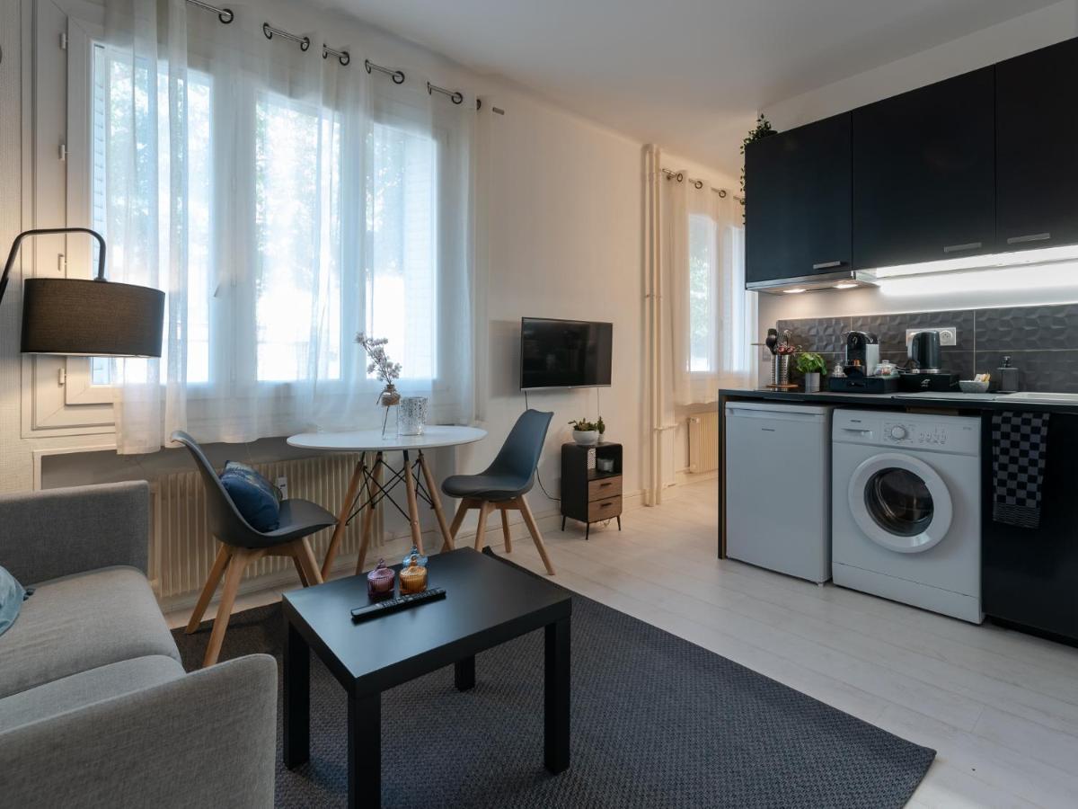 ビユールバンヌStudio Cosy Proche Lyon Part Dieuアパートメント エクステリア 写真
